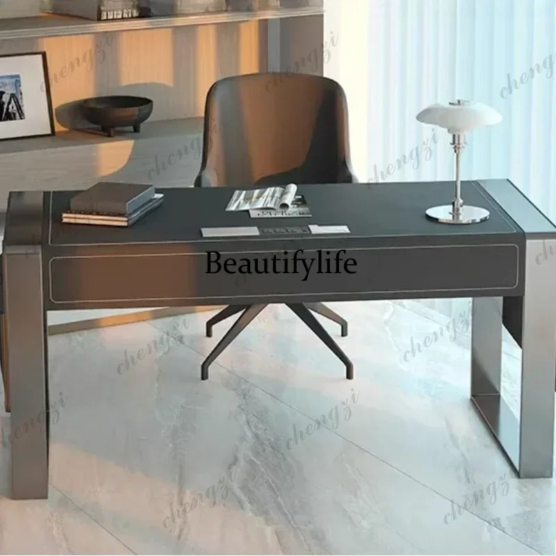 Y136 Y136 ファッションスタディテーブル イタリア製 - Office Furniture Com のレビューと価格
